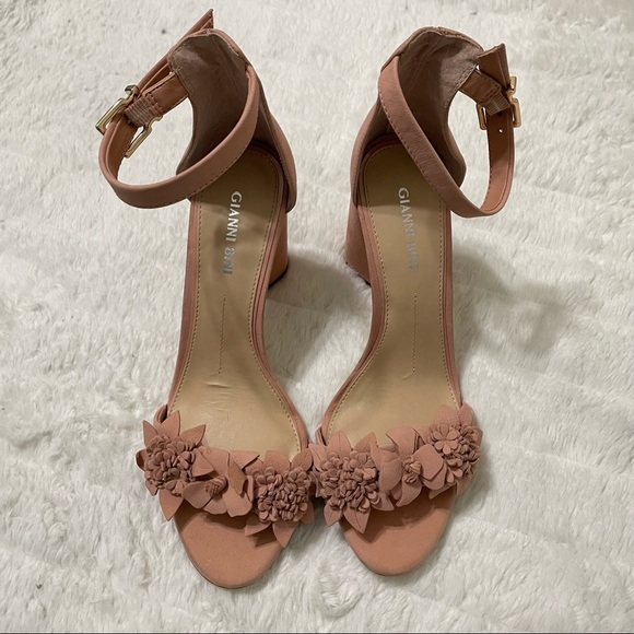 GIANNI BINI Kehlani 3D Floral Nubuck Ankle Strap Block High Heels - Picture 2 of 8